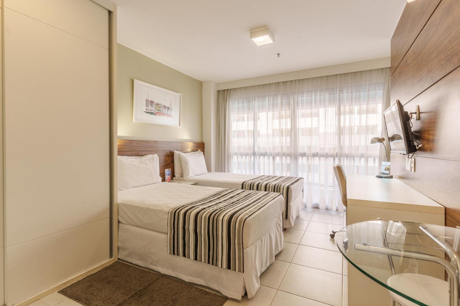Fusion Hplus Express + Brasília Bilik gambar